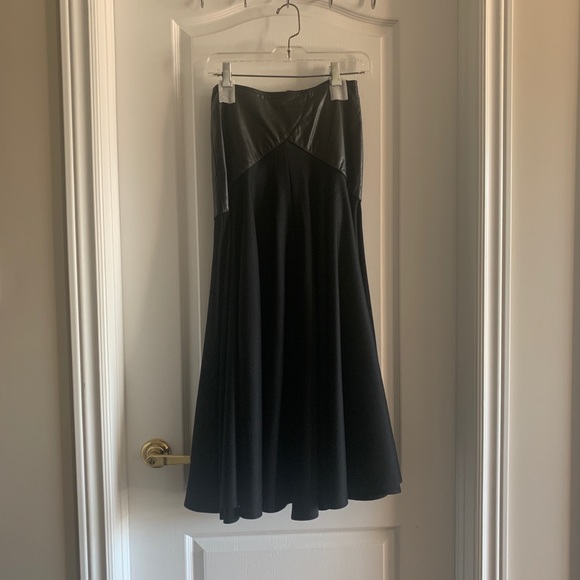 Vintage Black Leather Maxi Skirt - Size 4 - Picture 2 of 8